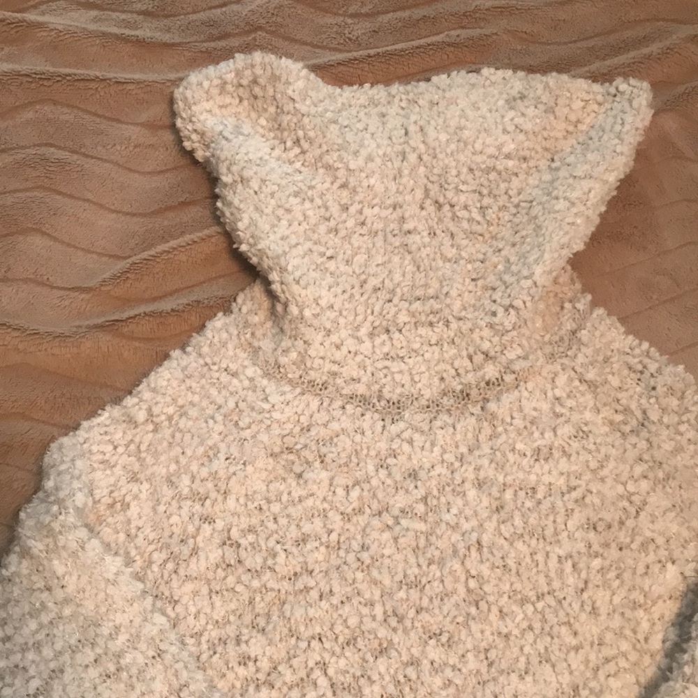 Sweater - Picture 3 of 8
